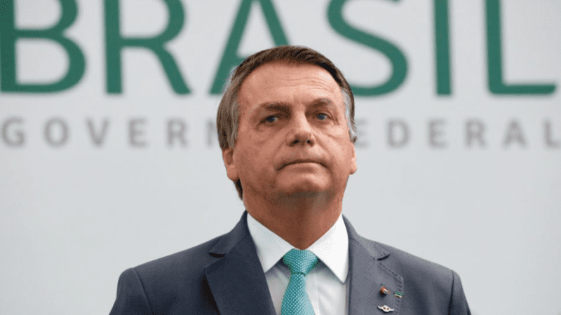 Bolsonaro sanciona com vetos texto que revoga Lei de Segurança Nacional