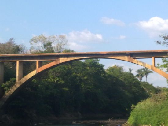 Homem sofre acidente de moto, cai de ponte e morre afogado em rio no MA