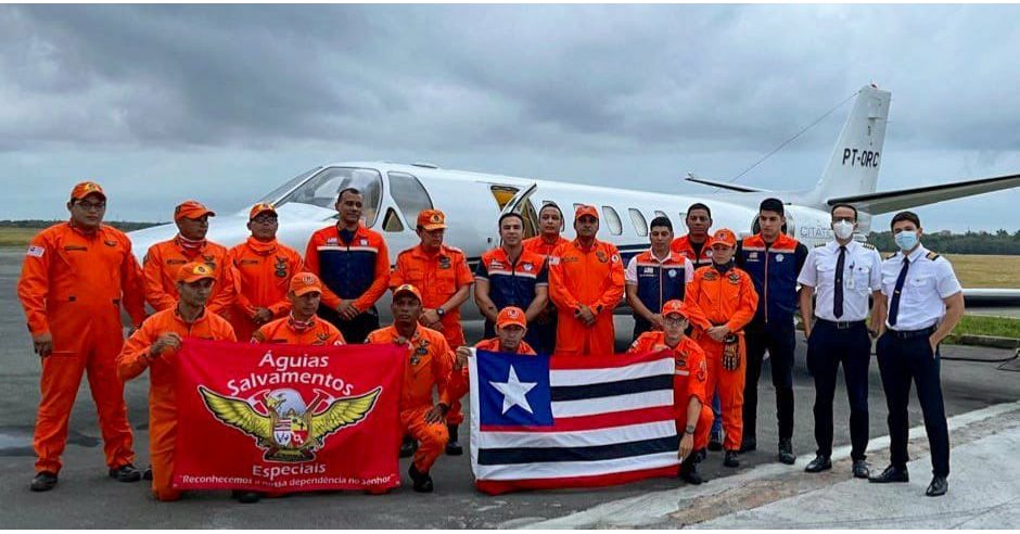 Bombeiros do Maranhão chegam à Bahia para auxiliar municípios atingidos por fortes chuvas Num primeiro momento 17 militares se deslocaram de avião para o território baiano.
