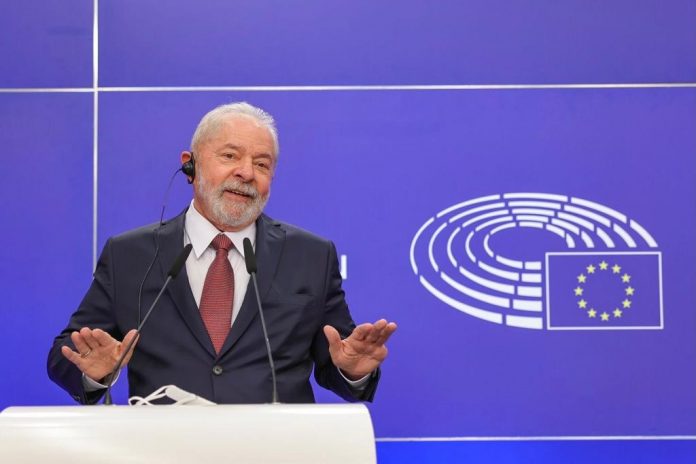 Nova pesquisa da Genial Quaest aponta liderança folgada de Lula em todos os cenários