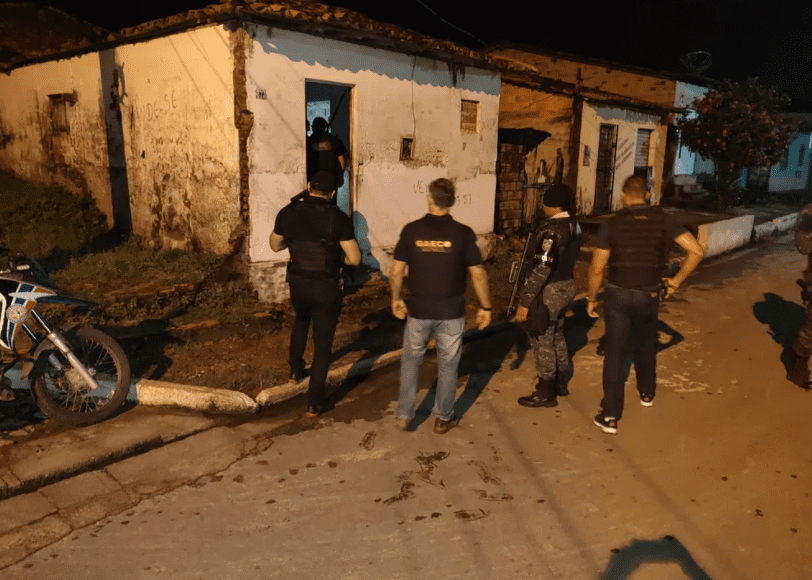 Gaeco realiza operação contra grupos criminosos no Maranhão A Operação Descomando está sendo realizada nos municípios de Viana, Cajari e Matinha.