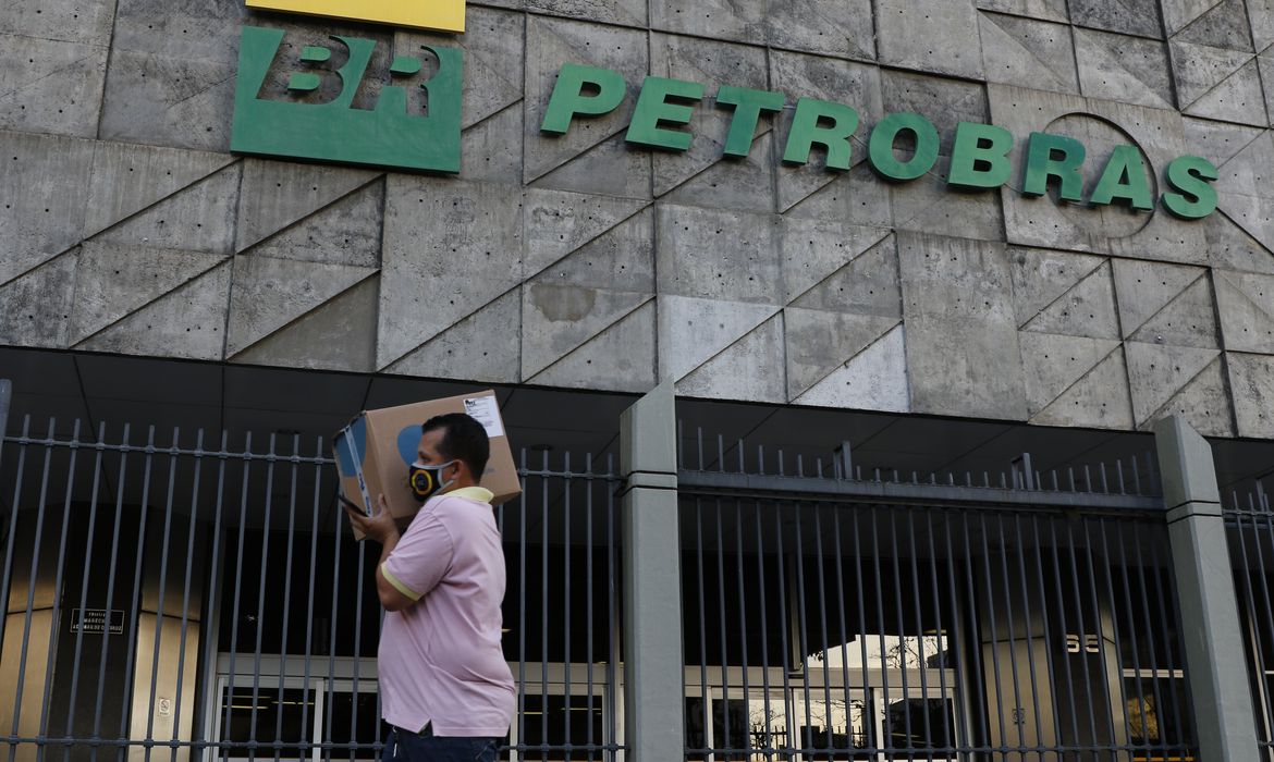 Petrobras tem lucro líquido de R$ 44,5 bilhões no primeiro trimestre Estatal teve crescimento de 41,4%