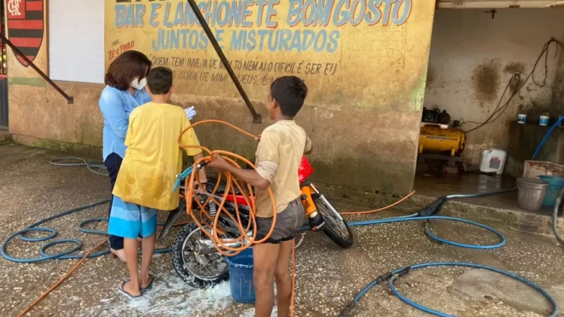 Adolescentes são explorados em trabalho infantil no interior do Maranhão Jovens de 13 a 17 anos realizavam trabalho pesado em Vargem Grande e Itapecuru-Mirim, segundo o Ministério Público do Trabalho.