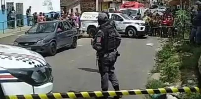 Feirante é morto a tiros na área Itaqui-Bacanga em São Luís Crime aconteceu no início da tarde desta quarta-feira (6). Segundo a Polícia Militar, a vítima também era conhecida por emprestar dinheiro a juros na região.