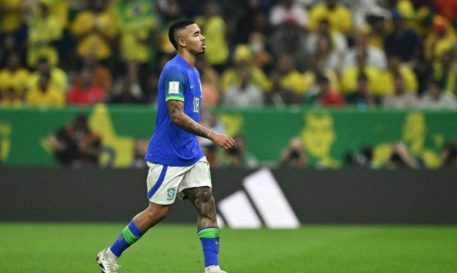 Gabriel Jesus opera joelho direito após ser cortado da seleção Jogador sofreu lesão na derrota de 1 a 0 do Brasil para Camarões