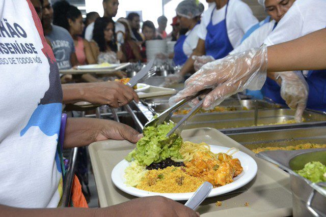 Restaurantes populares oferecem almoço de Natal e presentes para crianças, no Maranhão A programação terá início nesta quinta-feira (22) nas unidades da Grande Ilha.