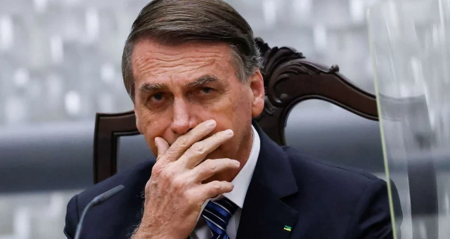 Bolsonaro tomou vacina contra covid-19 É o que revela o cartão de vacinação do ex-presidente, após quebra de sigilo