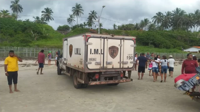 Corpo de homem é encontrado em praia da Região Metropolitana de São Luís Segundo informações, o homem se afogou, na tarde de sábado (21), na volta de uma pescaria.