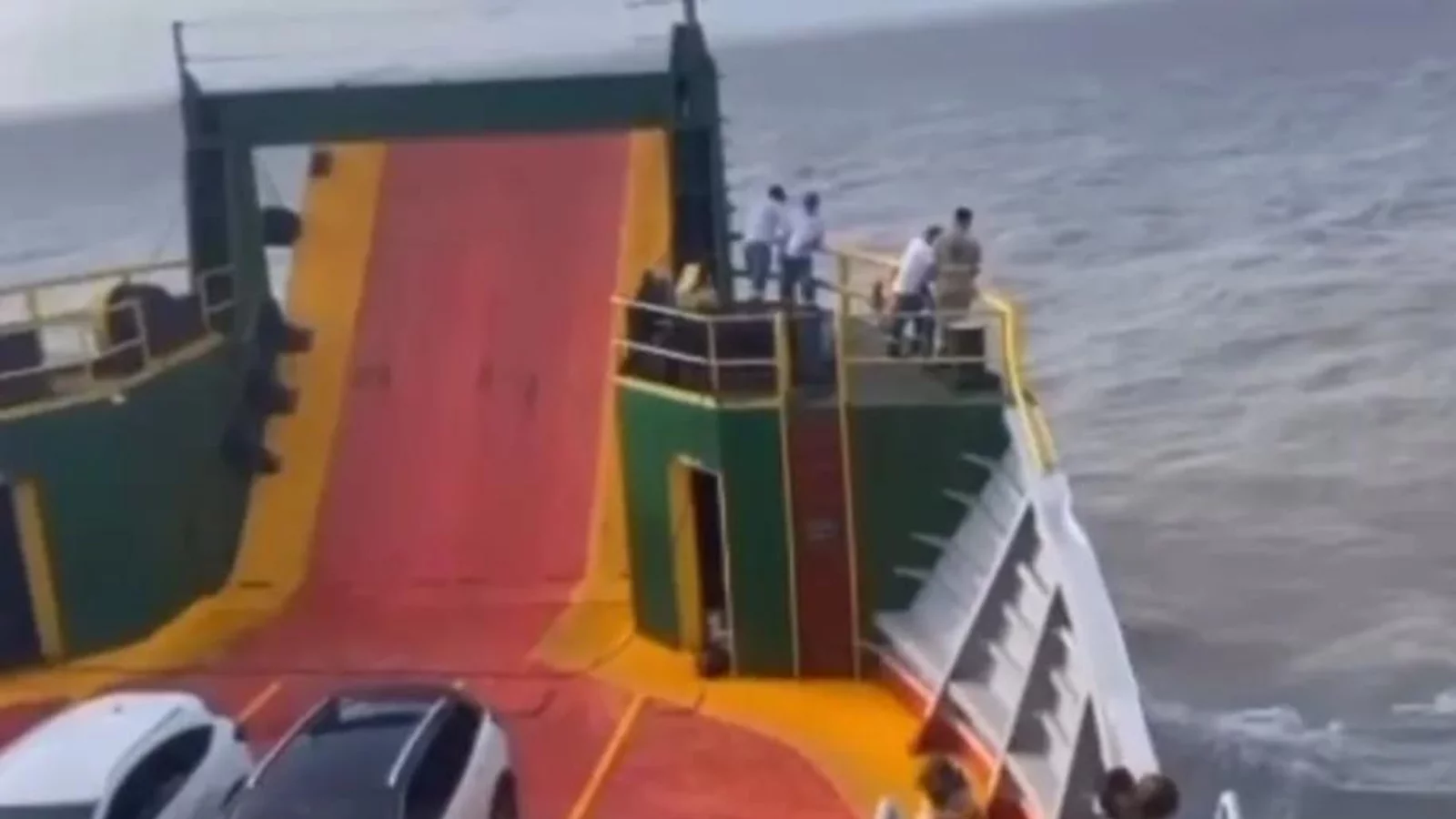 EMAP emite nota e garante que ferryboat “Araioses” não ficou à deriva